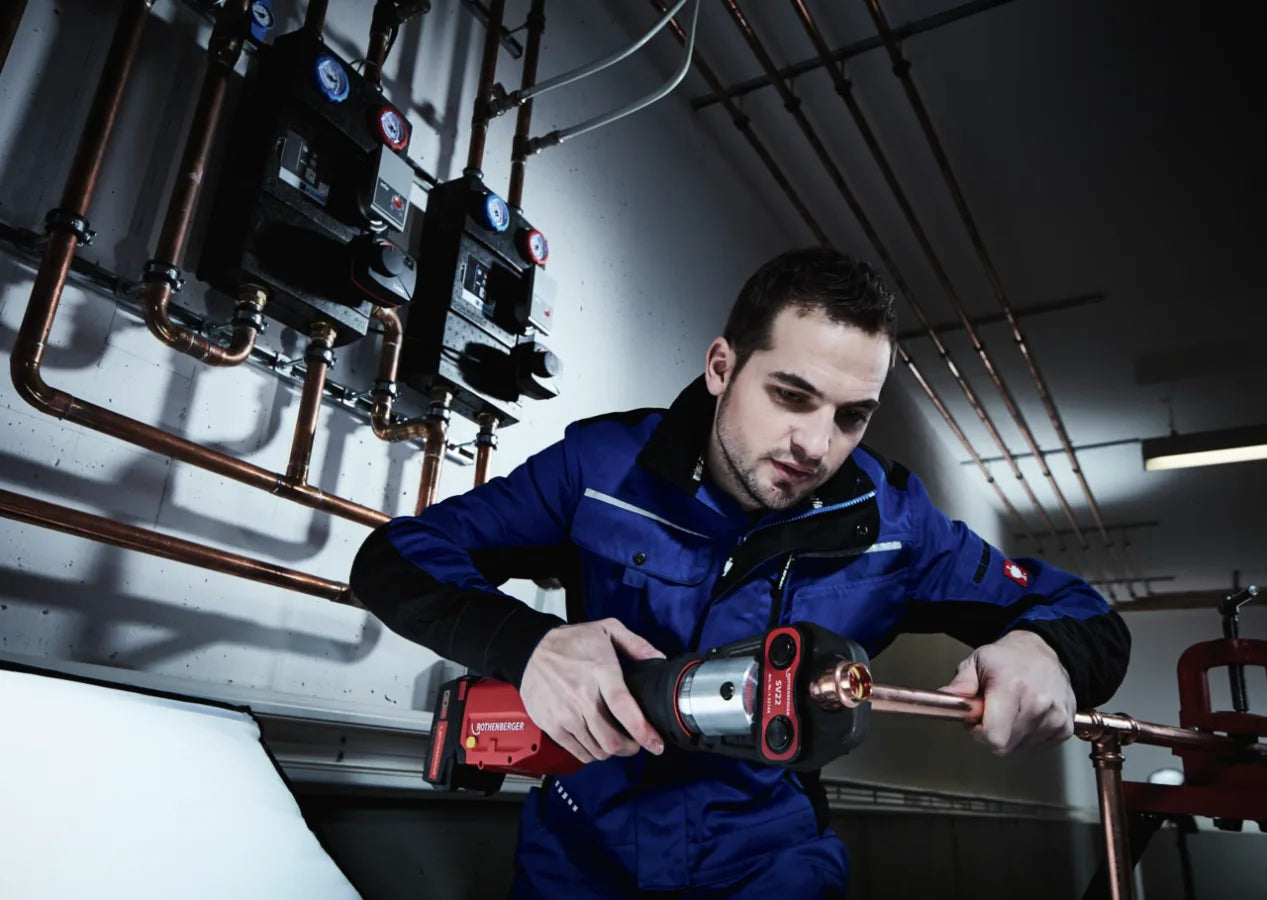 ROMAX 4000 Elektrohidraulički Press Uredjaj