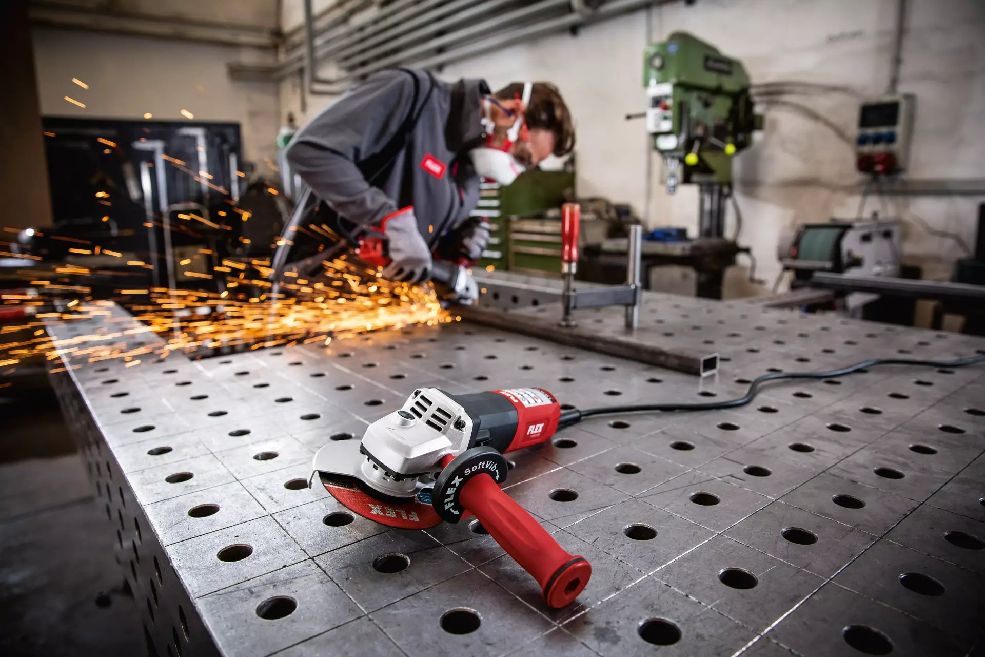 1500 W Ugaona Brusilica LE 15-11 125