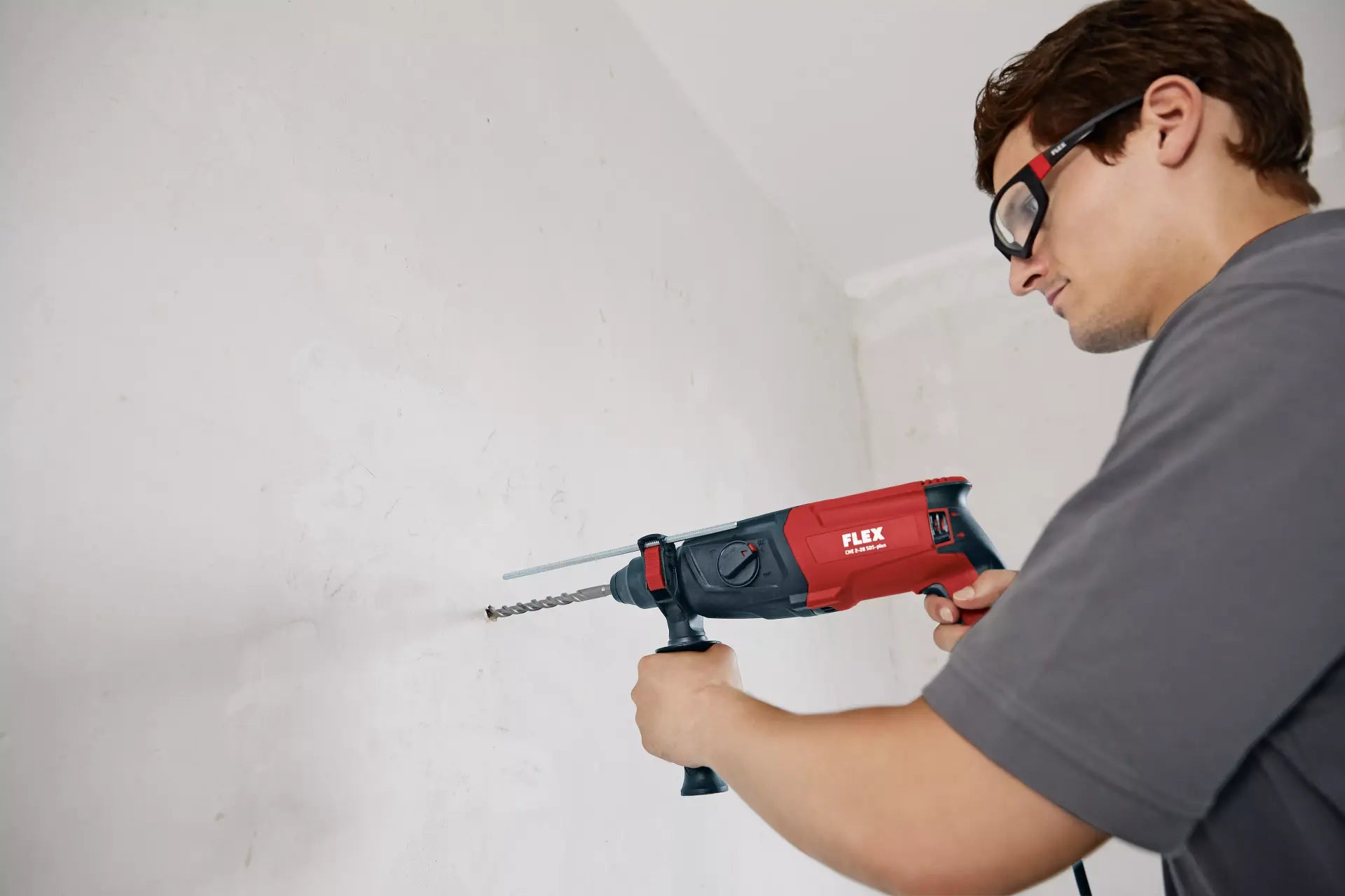 Udarna Bušilica CHE 2-28 SDS-Plus