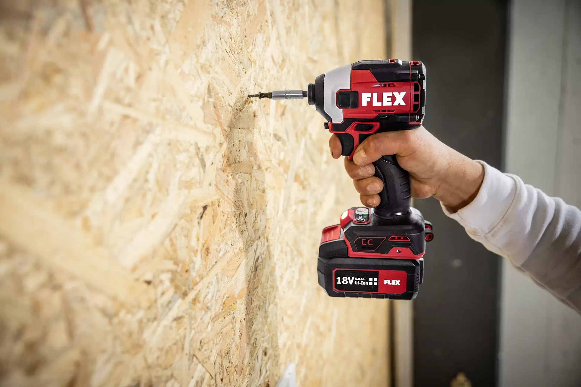 Udarni Odvijač Bez Baterija IW 1/4"