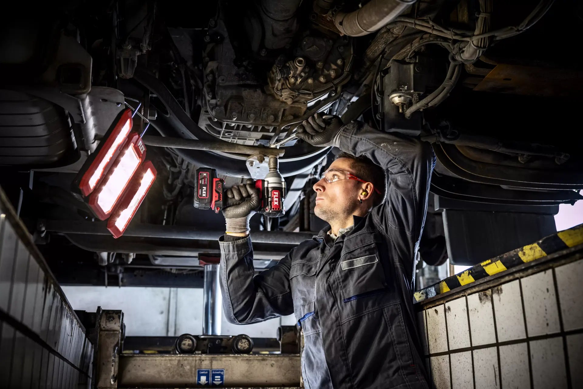 Udarni Odvijač Bez Baterija IW 1/2"