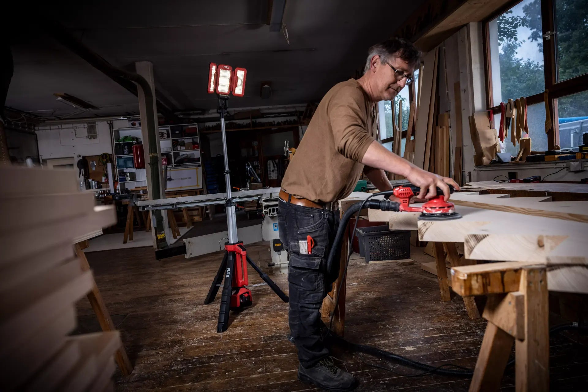 LED Građevinski Reflektor sa Stalkom TL 4000 18.0/230