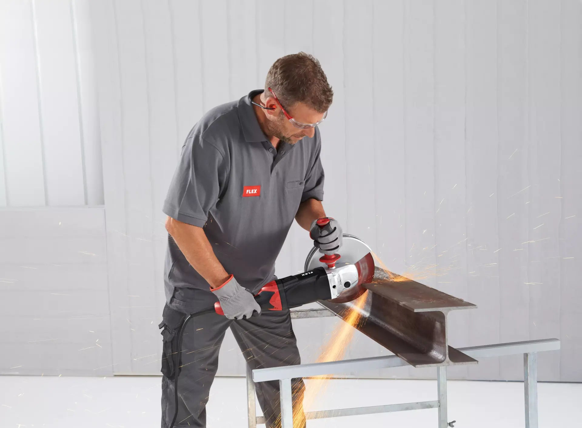 2100 W Ugaona Brusilica L 21-6 230